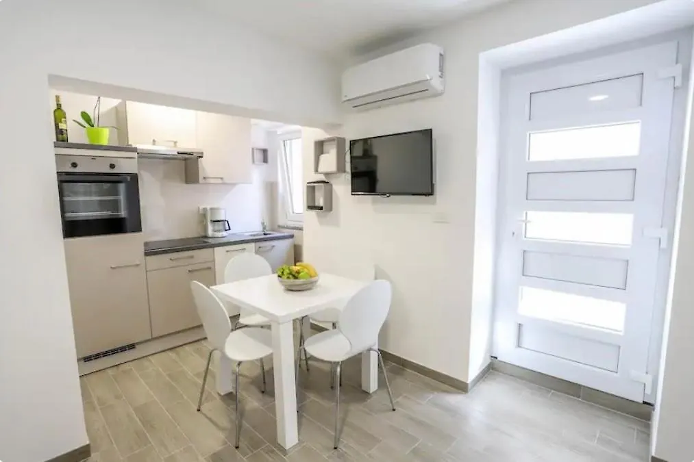 Apartment Rose Πούλα