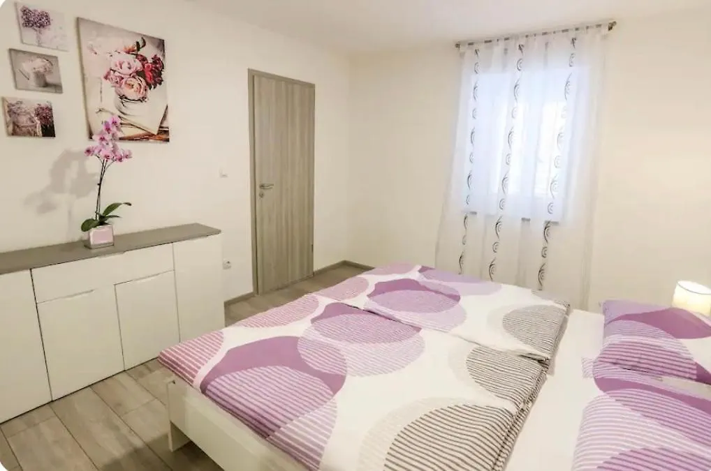 Apartment Rose Πούλα