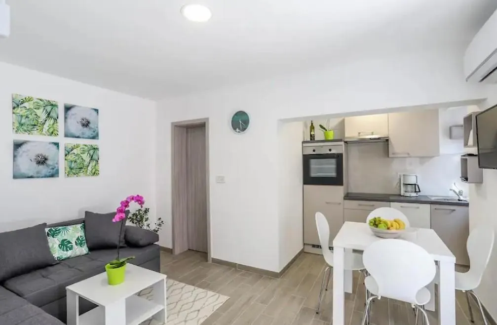 Apartment Rose Πούλα 0*,  Κροατία